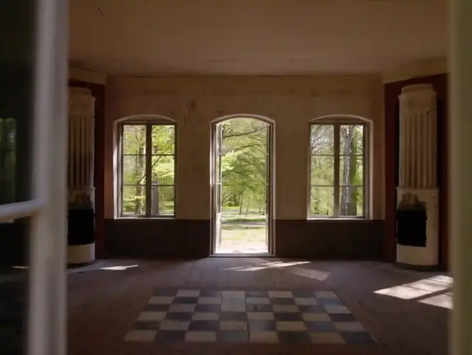 Interiör genom fönstret